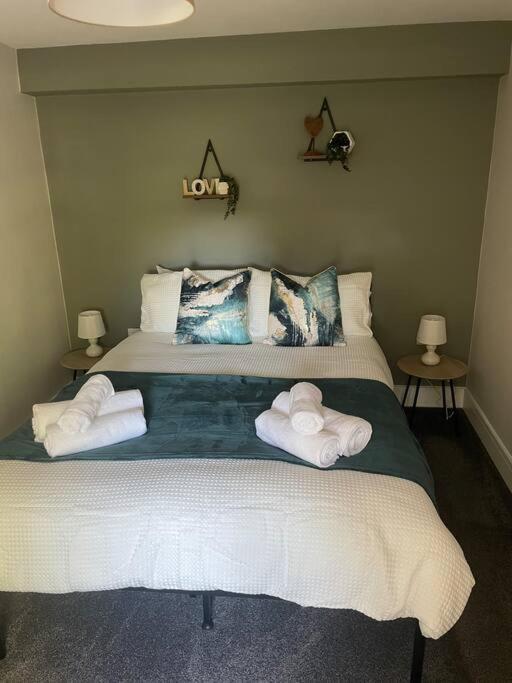 Poplar House-2Bedroom House In Town Centre With Free Parking By Shortstays4U キングズ・リン エクステリア 写真
