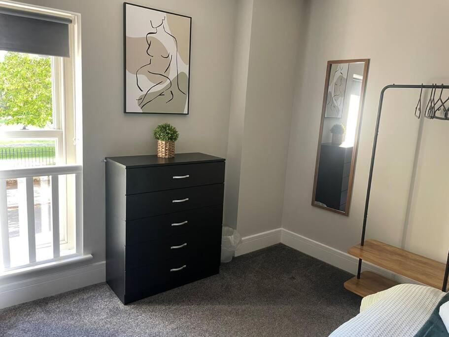 Poplar House-2Bedroom House In Town Centre With Free Parking By Shortstays4U キングズ・リン エクステリア 写真